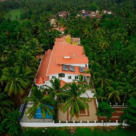 Krishna Beach Resort & Spa Колва Екстериор снимка